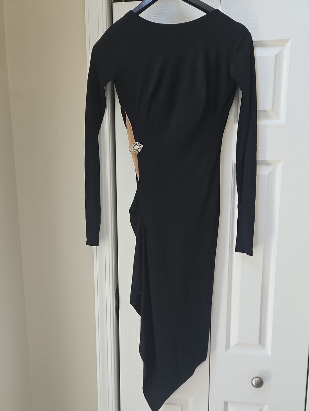 Black Asymmetrical Long-Sleeve Dress with Side Cutout‎